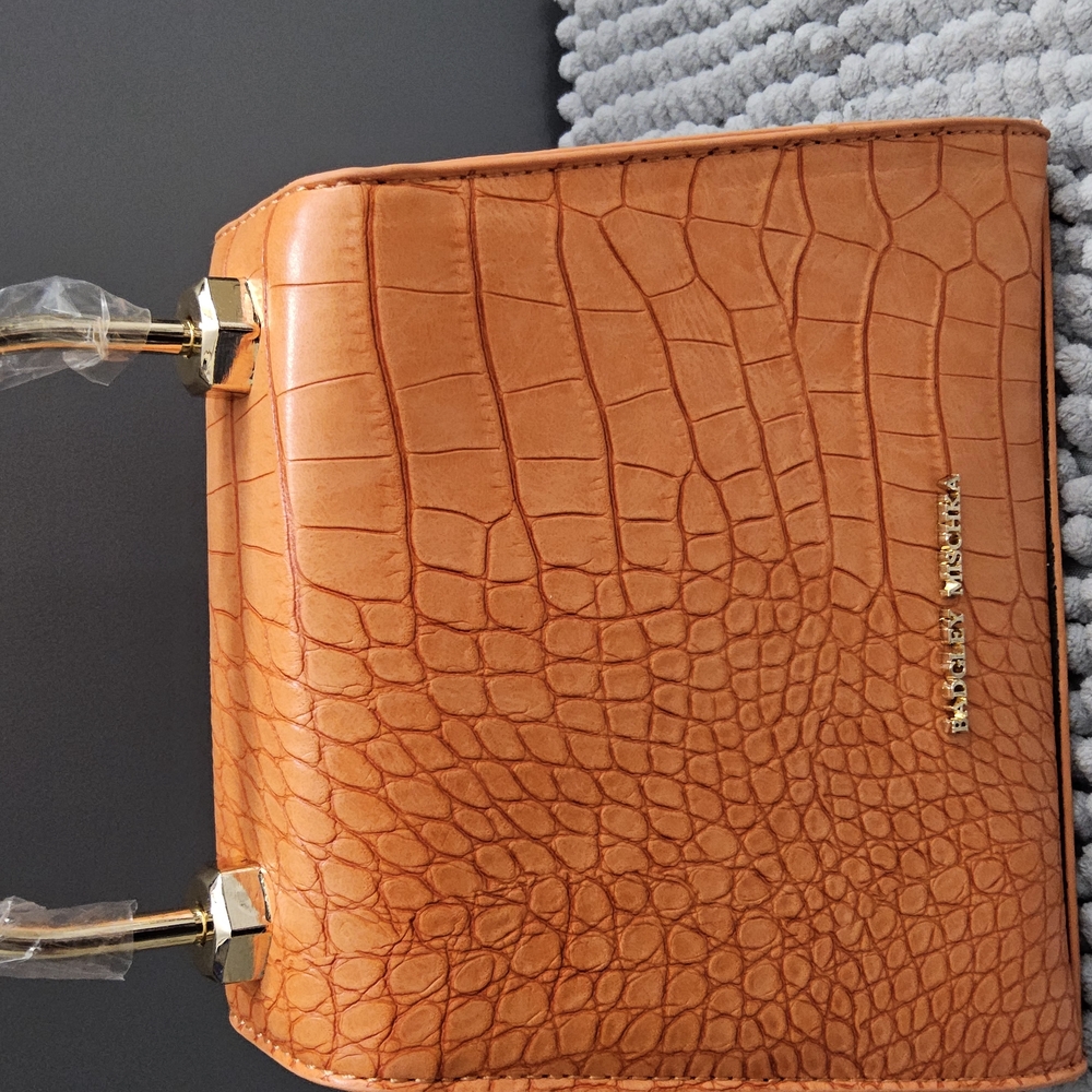 New Badgley Mischka Croco flap over crossbody bag in Orange - Picture 13 of 15